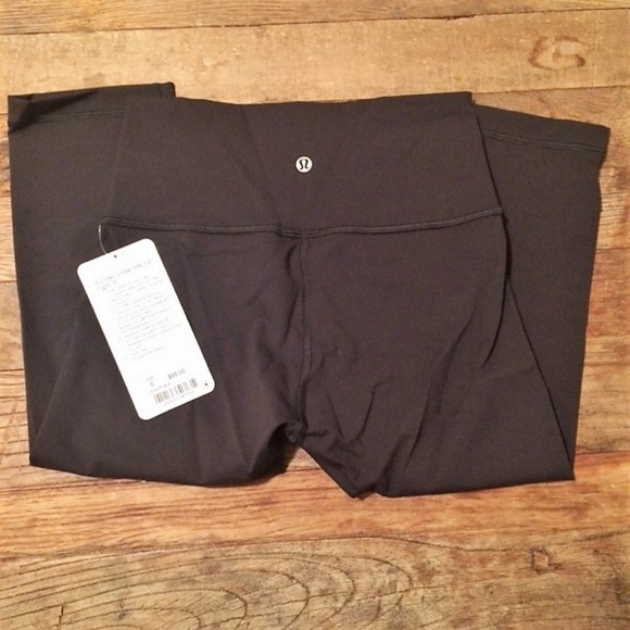 lululemon athletica Pants - NWT High Rise Wunder Under 1/2 Tight, black (6)